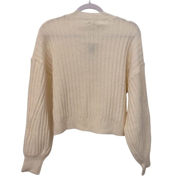 NWT Soft Cropped Sweater Medium - Picture 3 of 9